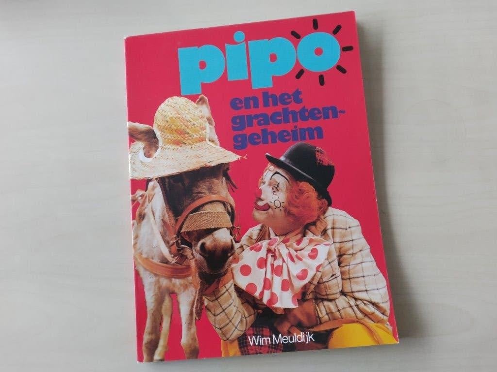 Boek Pipo de clown, Verzamelen, Ophalen of Verzenden, Zo goed als nieuw, Tv, Overige typen