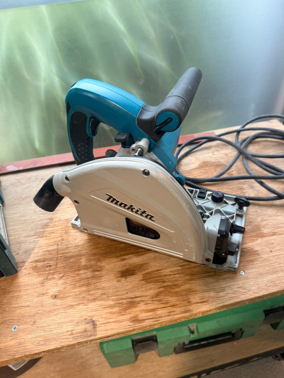 Makita invalzaag, Doe-het-zelf en Verbouw, Gereedschap | Zaagmachines, Ophalen, Invalzaag, Zo goed als nieuw, 30 tot 70 mm