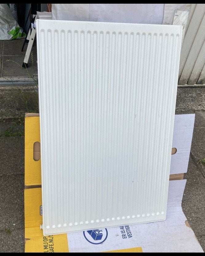 8 quinn radiatoren, Doe-het-zelf en Verbouw, Verwarming en Radiatoren, Ophalen, Radiator, 30 tot 80 cm