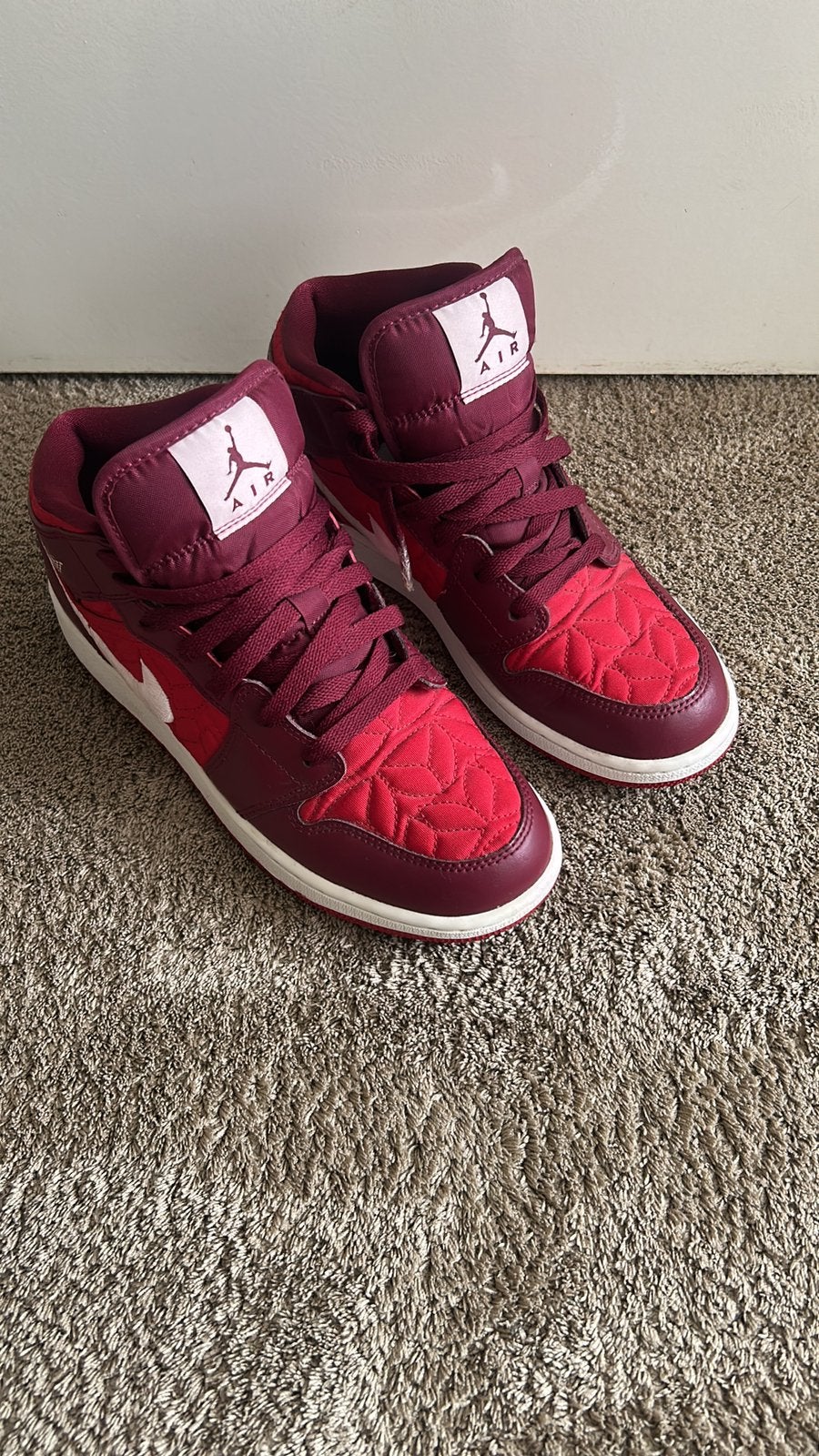 Nike air Jordan retro mid SE quilted red pink sneakers 38, Kleding | Dames, Schoenen, Ophalen of Verzenden, Zo goed als nieuw