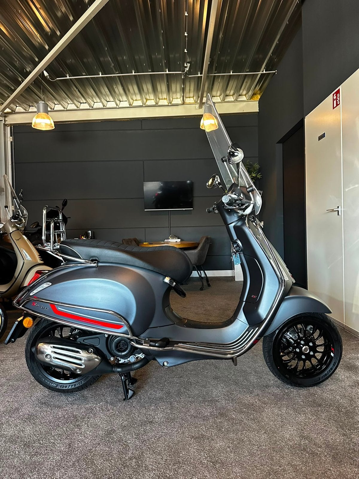 Vespa sprint 50S | 2024 | 1e eigenaar | Brom | Garantie, Ophalen, Overige modellen, Maximaal 45 km/u, Zo goed als nieuw