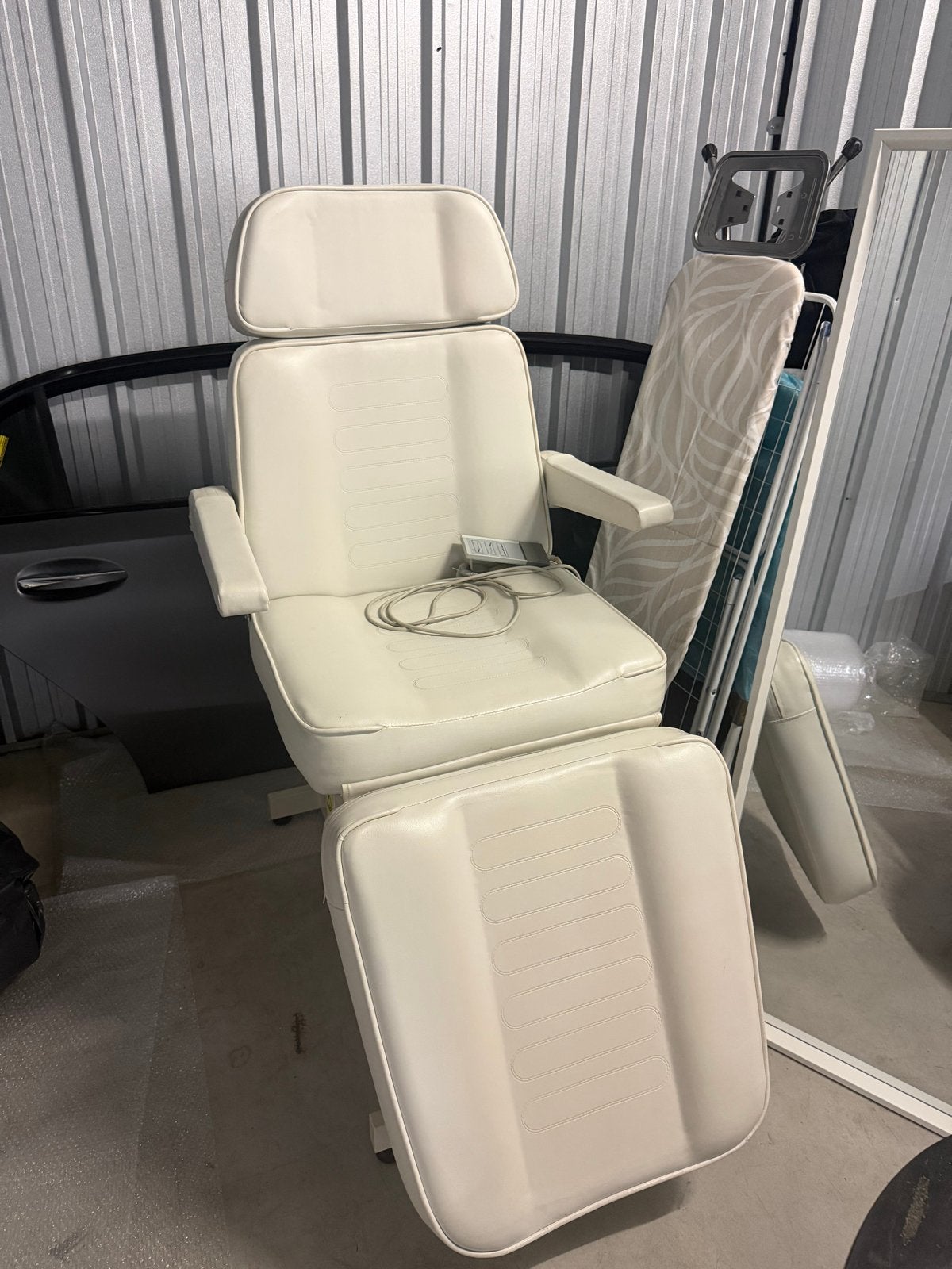 Elektrische behandelstoel / massagestoel - Wit, Huis en Inrichting, Stoelen, Ophalen, Kunststof, Gebruikt, Wit