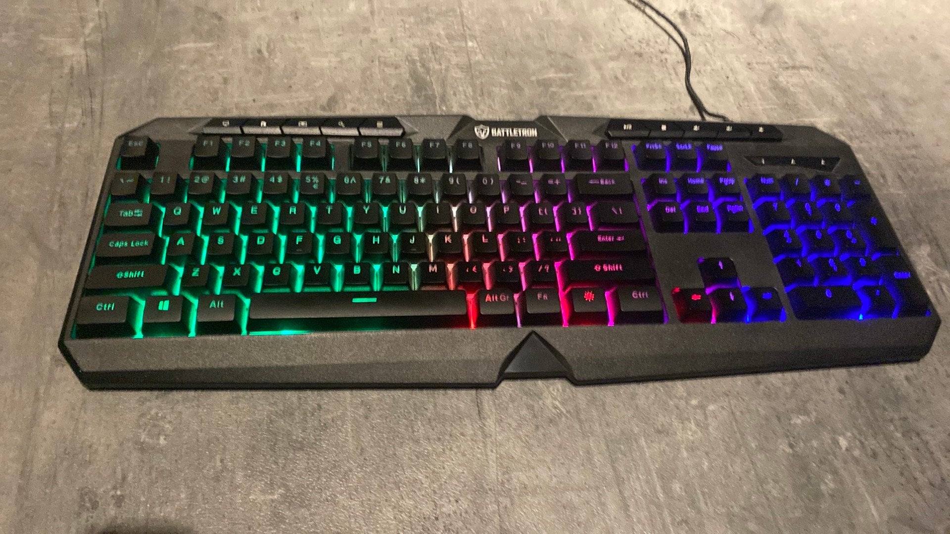 Battletron keyboard bedraad, Computers en Software, Toetsenborden, Ophalen, Zo goed als nieuw, Bedraad, Verlichte toetsen