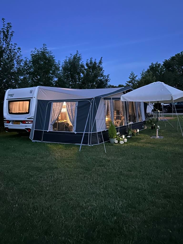 Fendt Saphir 515,  bj. 2018 grote voortent, compl. Ingericht, Ringverwarming, Rondzit, Particulier, Fendt