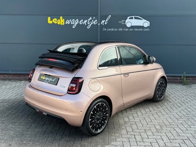 Fiat 500 C e La Prima 42 kWh Cabrio *carplay *leer *stoelv., Auto's, Dealer onderhouden, Adaptive Cruise Control, Gebruikt, 118 pk