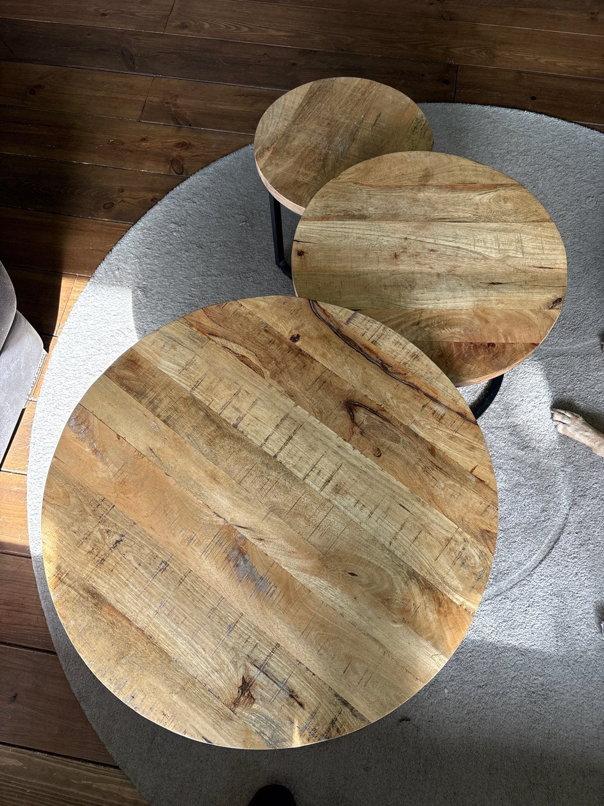 Set van 3 ronde salontafels van mangohout, Ophalen, Minder dan 45 cm, Rond, Zo goed als nieuw