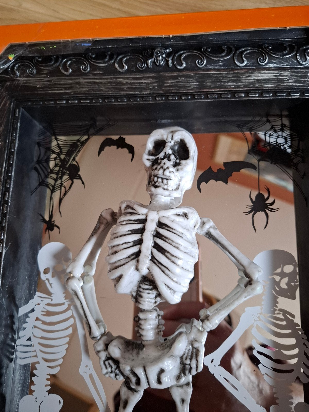 Halloween Spiegel met Dansend Skelet - Nieuw in Doos, Ophalen of Verzenden, Nieuw, Meerkleurig, Kunststof