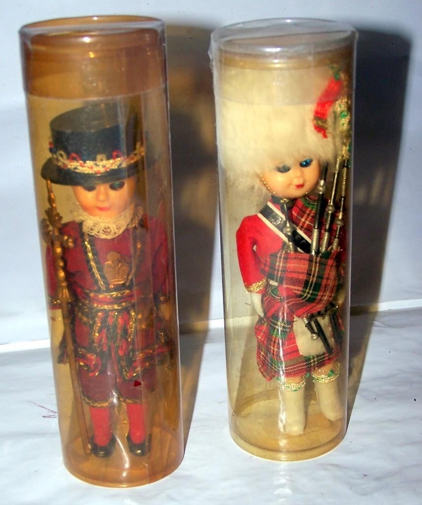 2 militaire Engelse poppetjes met slaapogen. Nieuw., Ophalen of Verzenden, Nieuw, Pop
