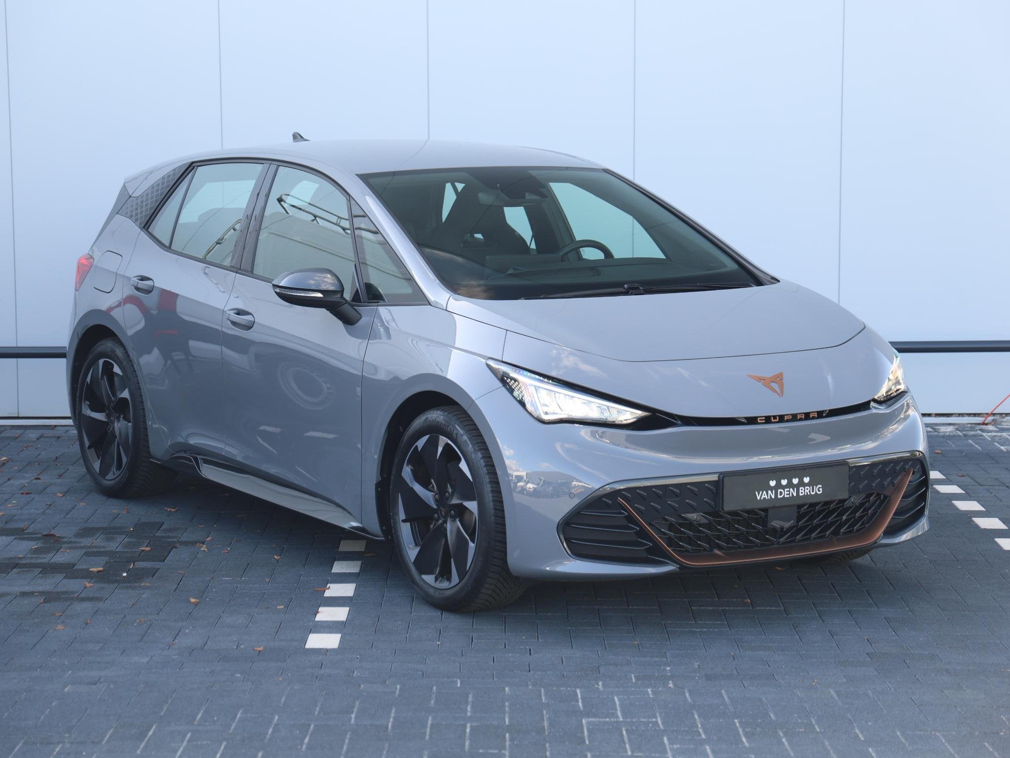 CUPRA Born Essential Edition 204pk | SOH 97% | Climate contr, Auto's, Automaat, Gebruikt, Zwart, 375 min