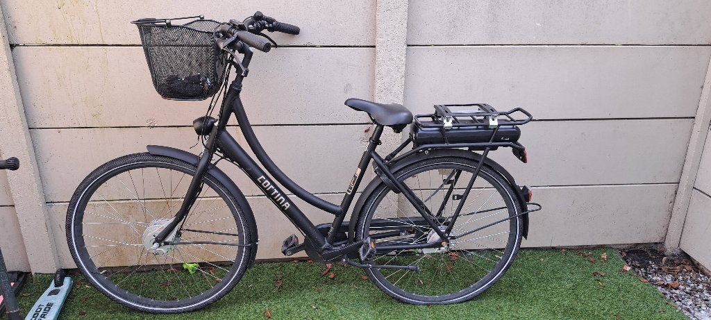 Cortina fiets, Ophalen, Gebruikt, 30 tot 50 km per accu, Cortina
