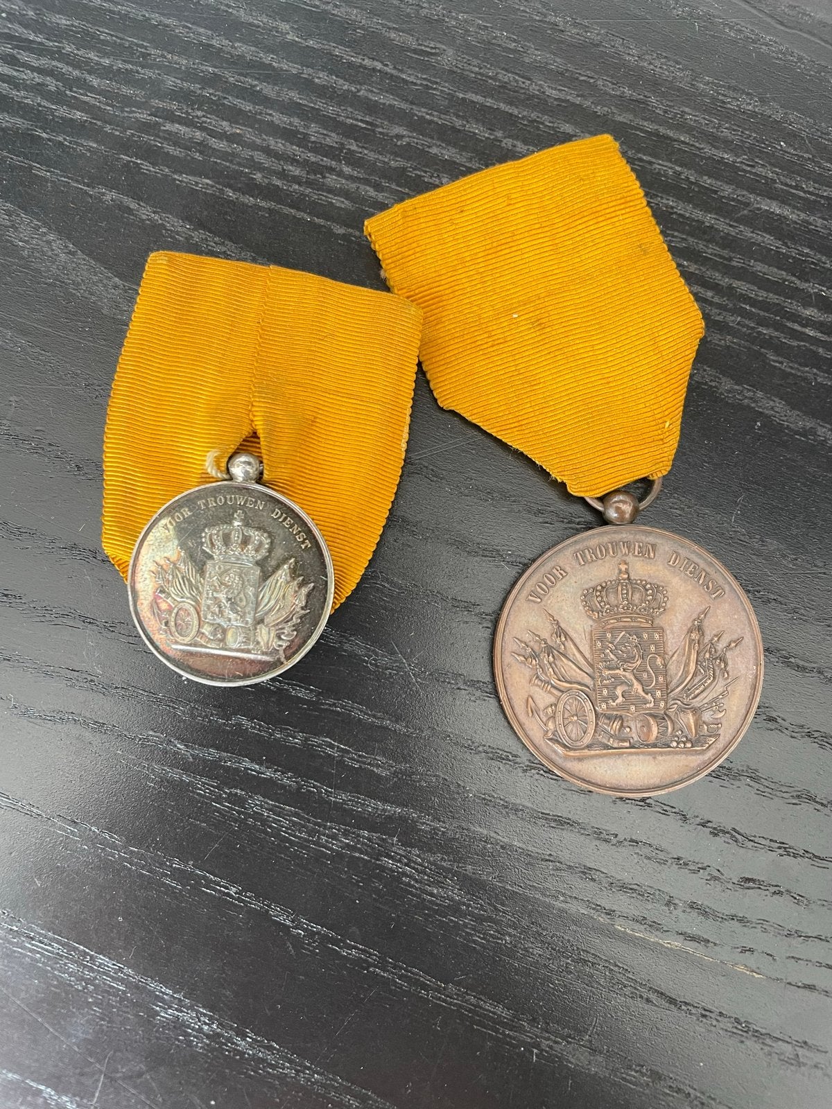 Medaille trouwen dienst nederland zilver brons, Ophalen of Verzenden, Landmacht, Nederland, Lintje, Medaille of Wings