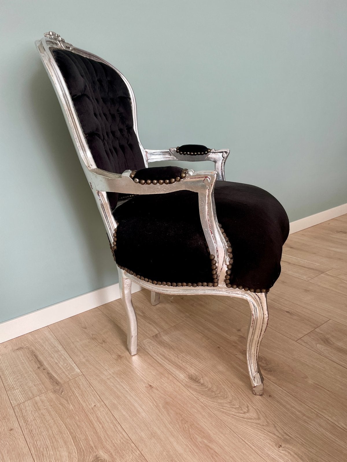 Barokke stoel met zilverkleurig frame en zwarte bekleding, Ophalen, Zwart, Eén