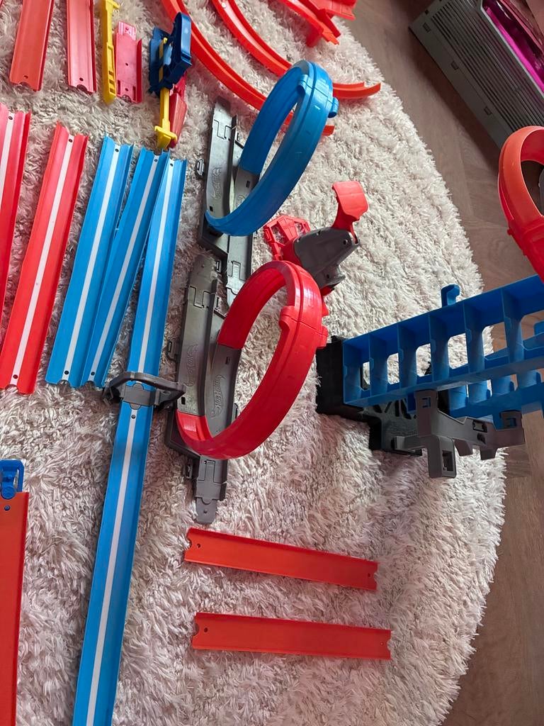 Grote Hot Wheels Racebaan met Looping en Toren, Kinderen en Baby's, Speelgoed | Racebanen, Ophalen, Racebaan, Zo goed als nieuw