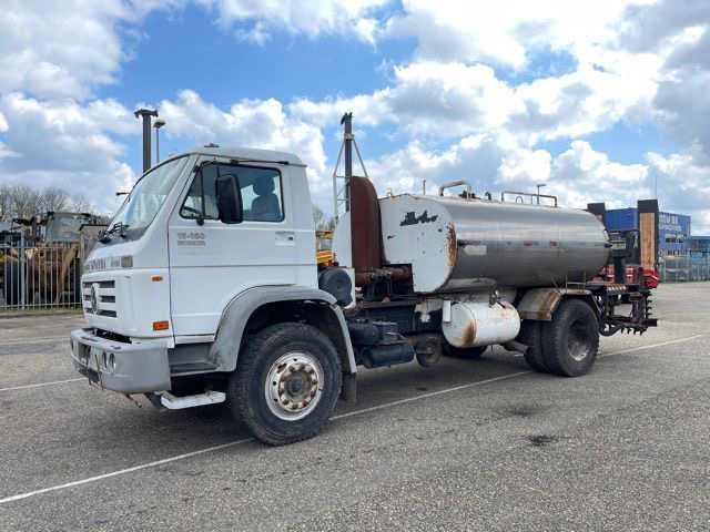 2010 Volkswagen 15-180 Bitumensprayer Vrachtwagen, Auto's, Overige merken, Overige brandstoffen, Bedrijf, Te koop