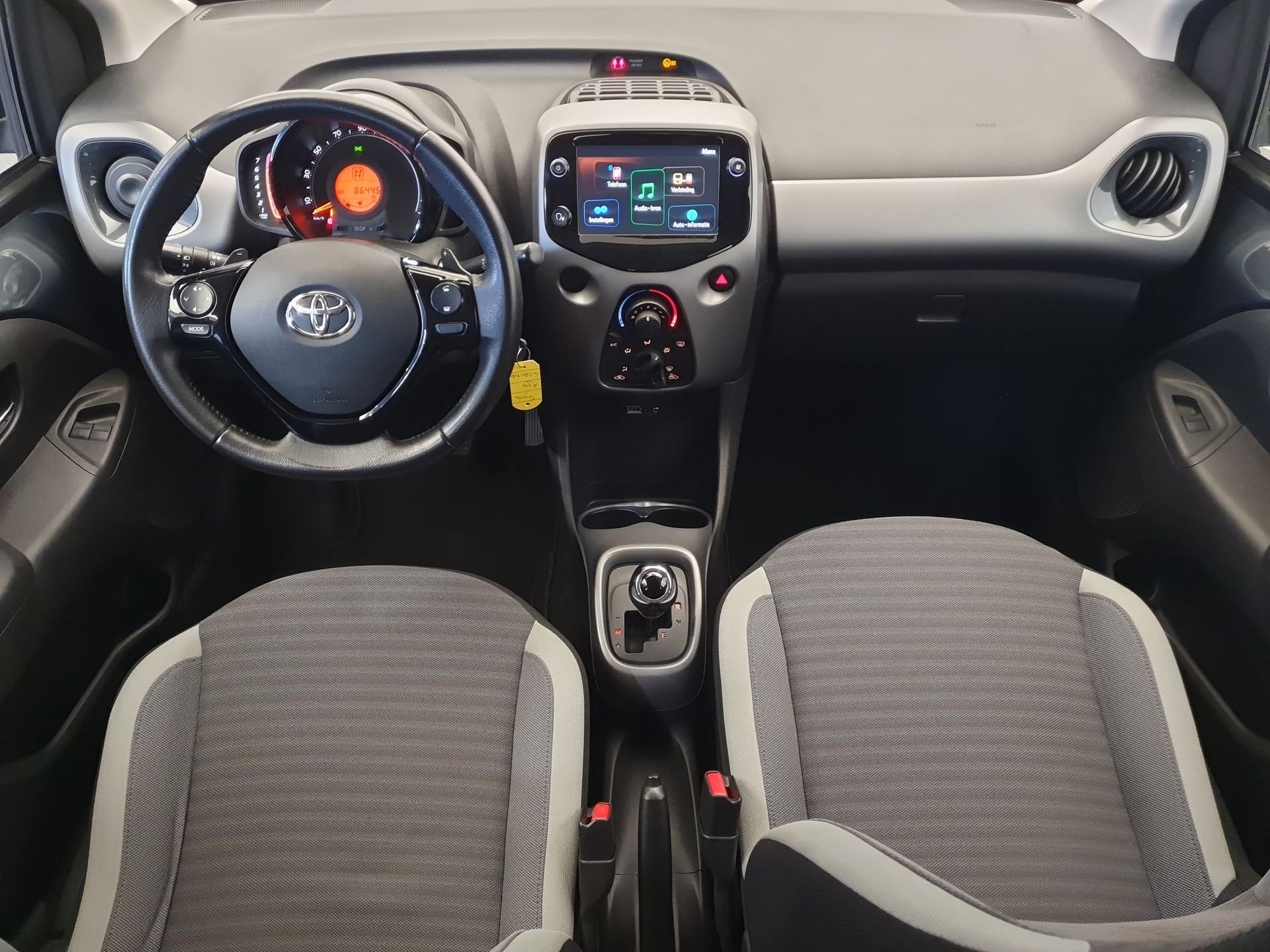 Toyota Aygo 1.0 VVT-i x-play Airco, Camera (bj 2019), 12 maanden, Stof, Gebruikt, 4 stoelen