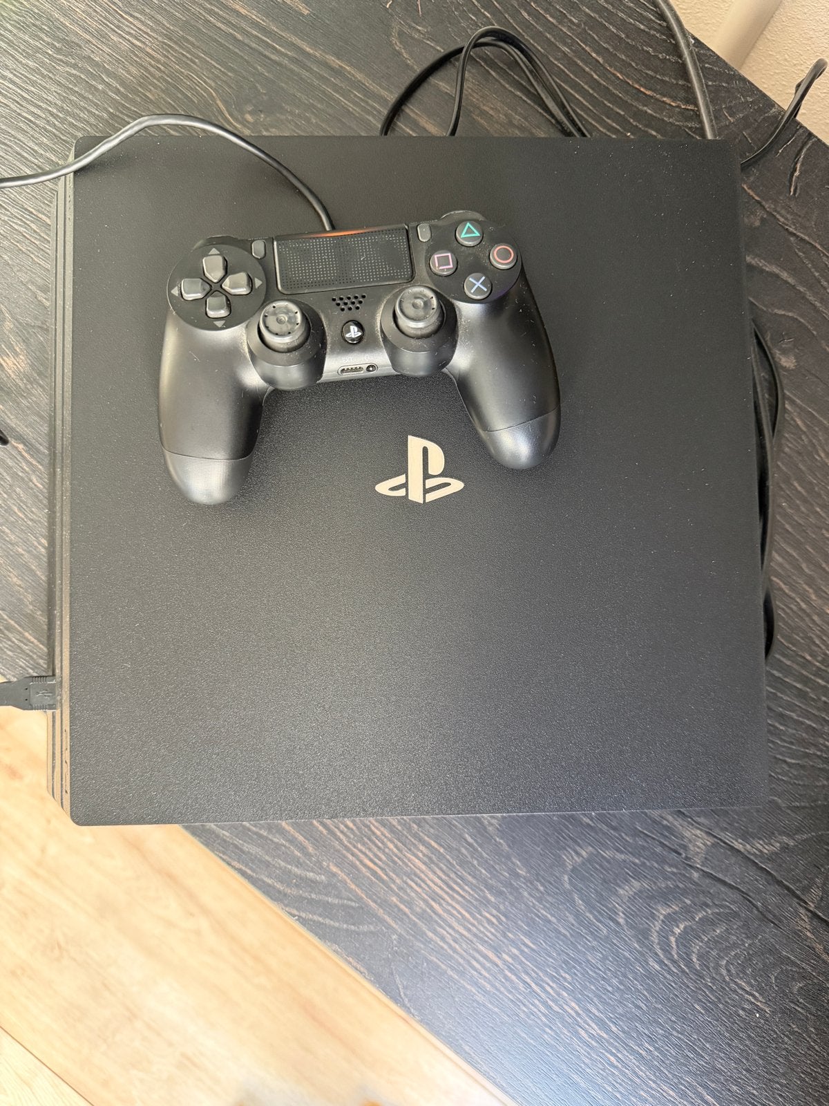 PlayStation 4 Pro (CUH-7216B) + 1 controller + 5 Games, 1 speler, Ophalen of Verzenden, Zo goed als nieuw, Vanaf 3 jaar
