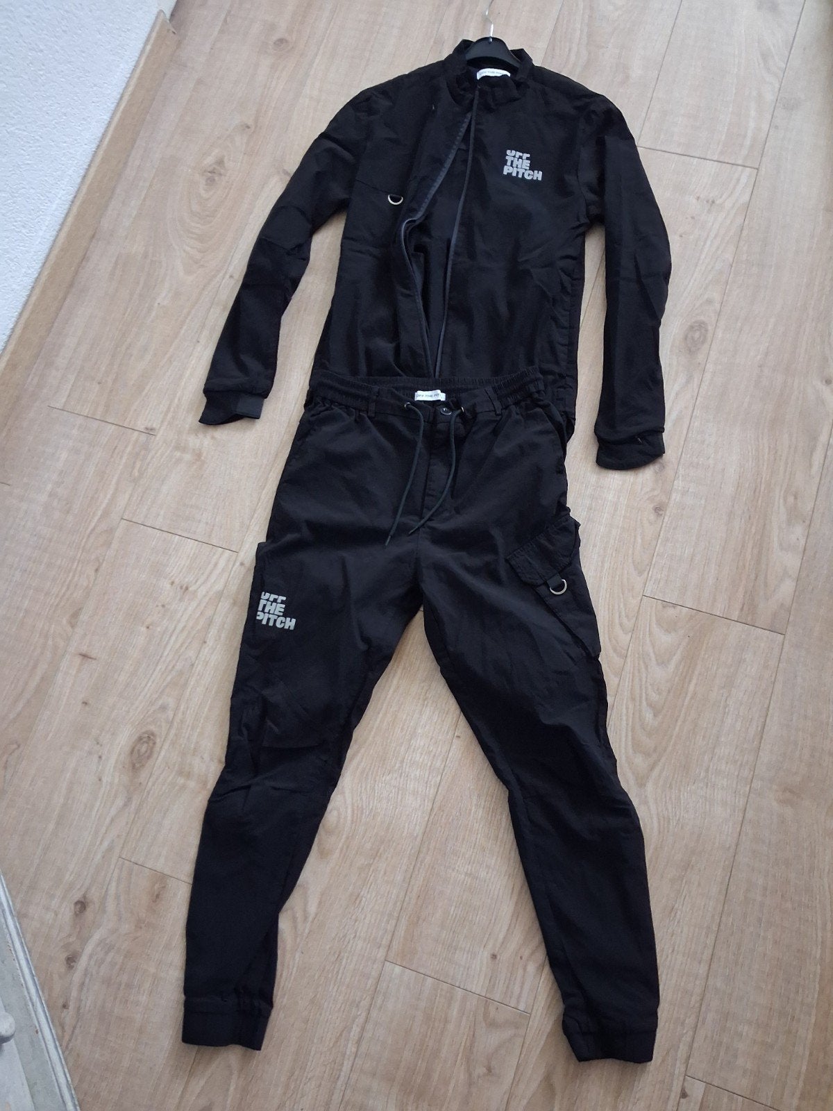 Off The Pitch Tammy Woven  Trainingspak Zwart Maat M, Maat 48/50 (M), Zwart, Ophalen of Verzenden, Zo goed als nieuw