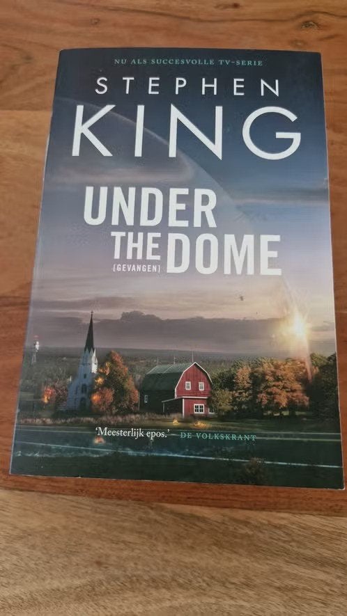 Stephen King - Under the dome (gevangen) h, Wereld overig, Stephen King, Ophalen of Verzenden, Zo goed als nieuw