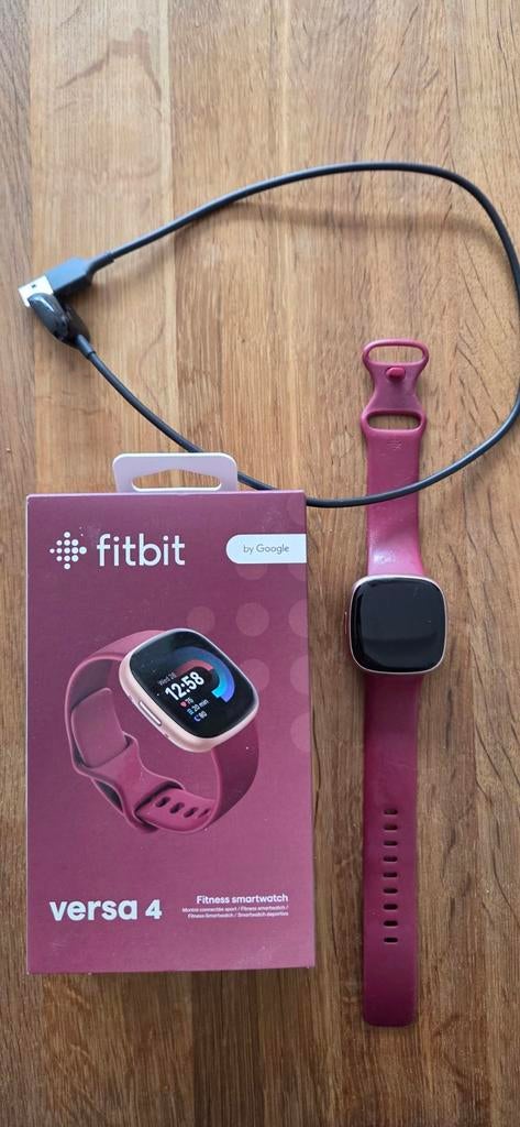Fitbit Versa 4 Rose Smartwatch met doos en lader, Ophalen of Verzenden, Zo goed als nieuw, Fitbit, Roze