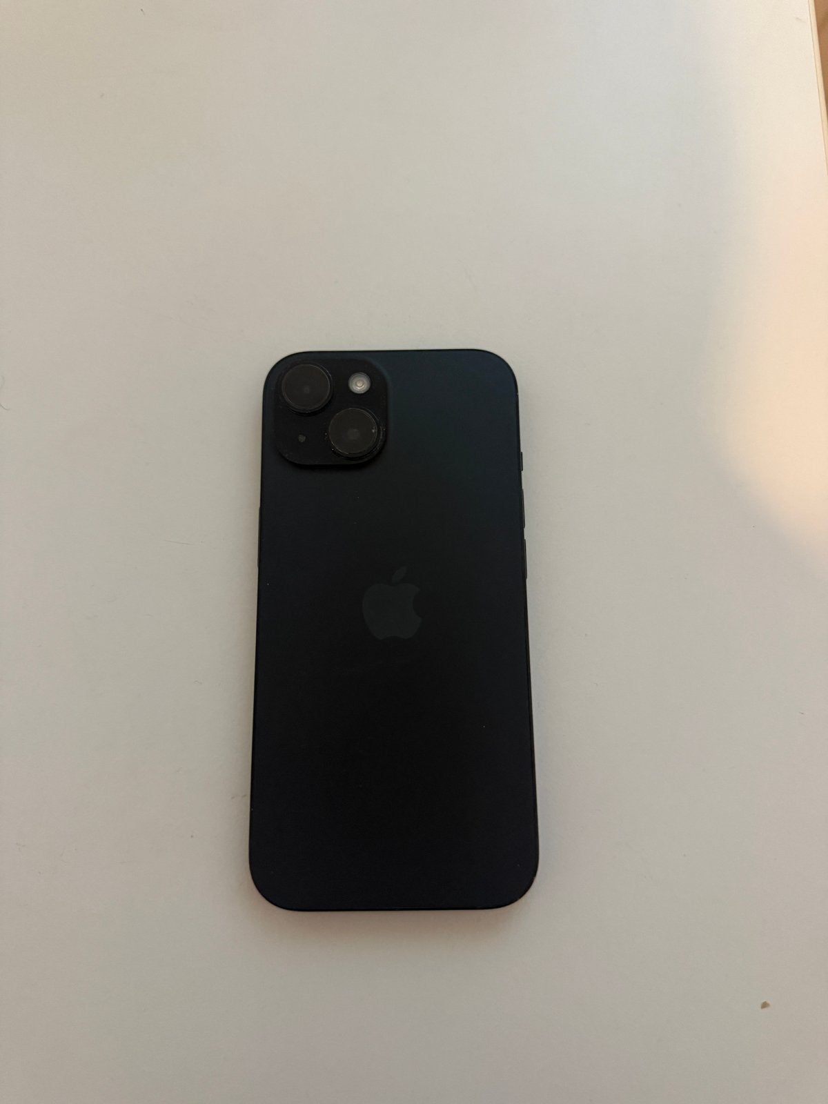iPhone 15 128 GB - Goede staat, lichte gebruikssporen
