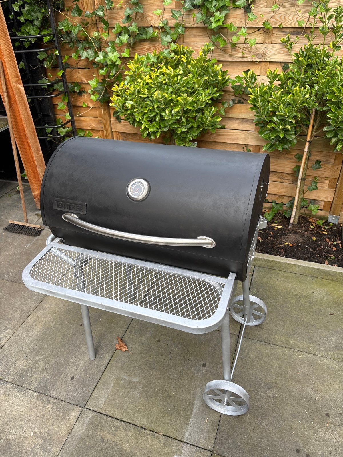 Gerenoveerde Tenneker BBQ - Klaar voor de zomer!