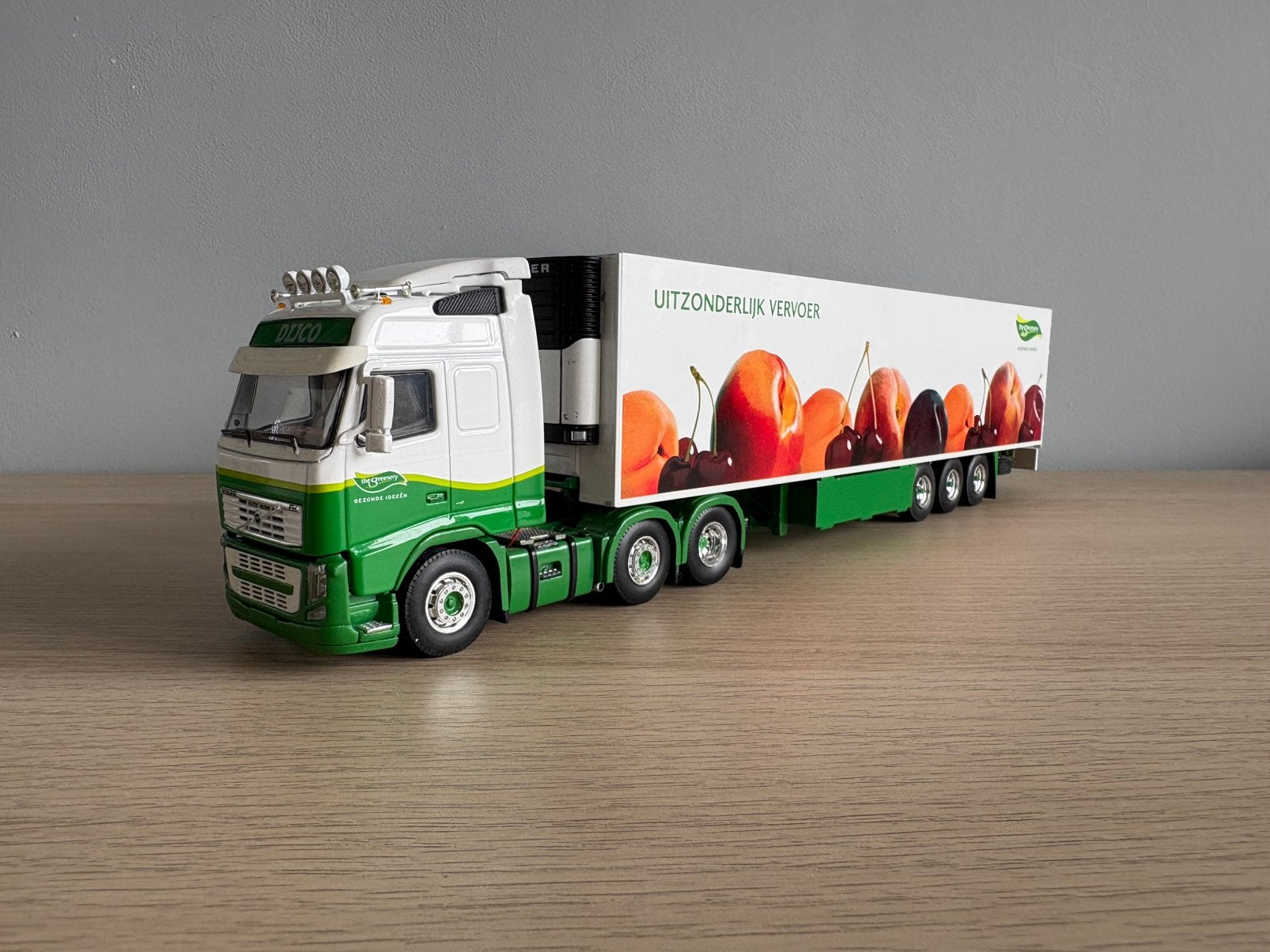 Tekno Volvo FH met koeloplegger Dijco Greenery, Hobby en Vrije tijd, Modelauto's | 1:50, Ophalen, Nieuw, Bus of Vrachtwagen, Tekno