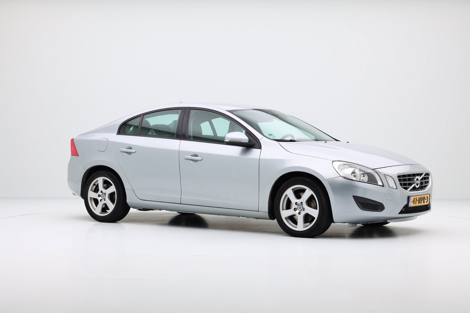 Volvo S60 2.0T Intro Edition Aut. Leder|1e Eig|Navi|Clima|LM, Auto's, 4 cilinders, S60, Verwarmde buitenspiegels, 1470 kg