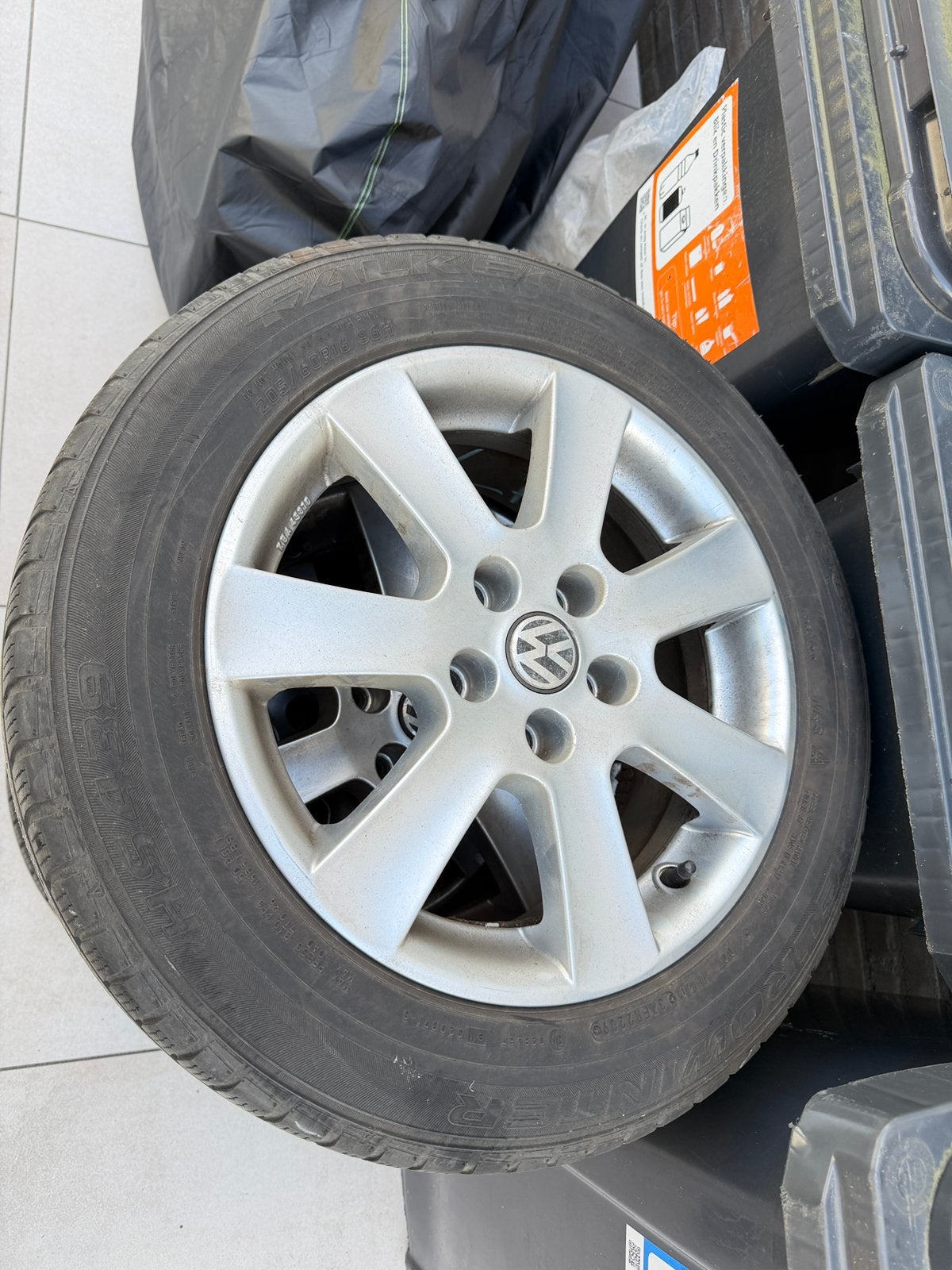 16inch Volkswagen winterbanden Set 205/60 R16, Ophalen, Gebruikt, 16 inch, Banden en Velgen