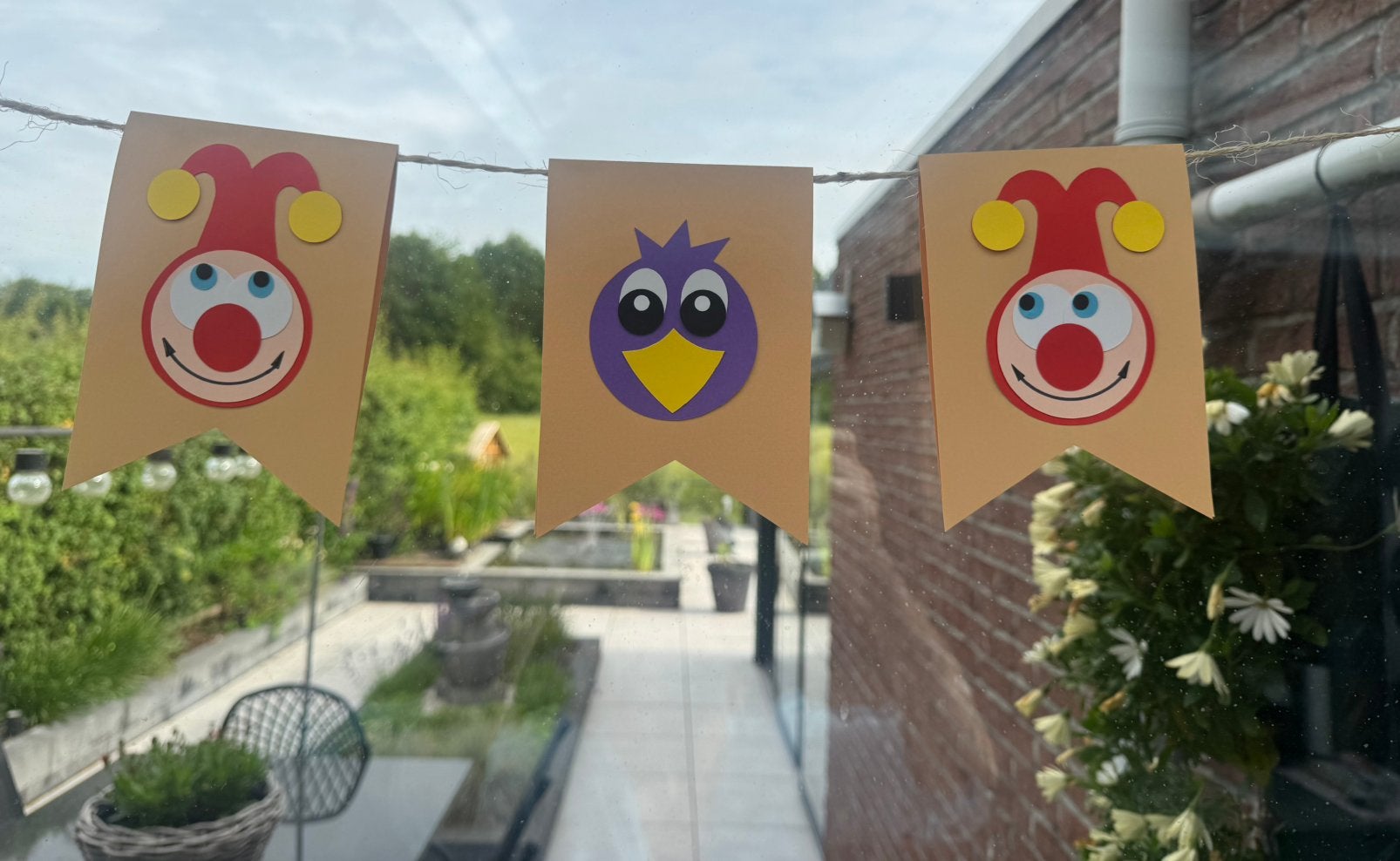 Leuke Jokie en Jet vlaggetjes voor slinger, Hobby en Vrije tijd, Ophalen of Verzenden, Nieuw, Versiering, Verjaardag