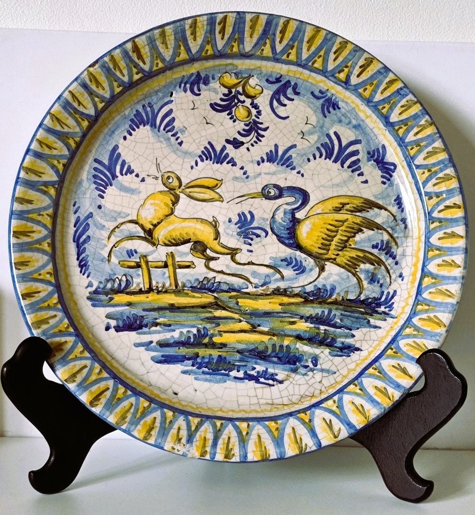 Majolica schotel met Haas en Kraanvogel., Ophalen of Verzenden