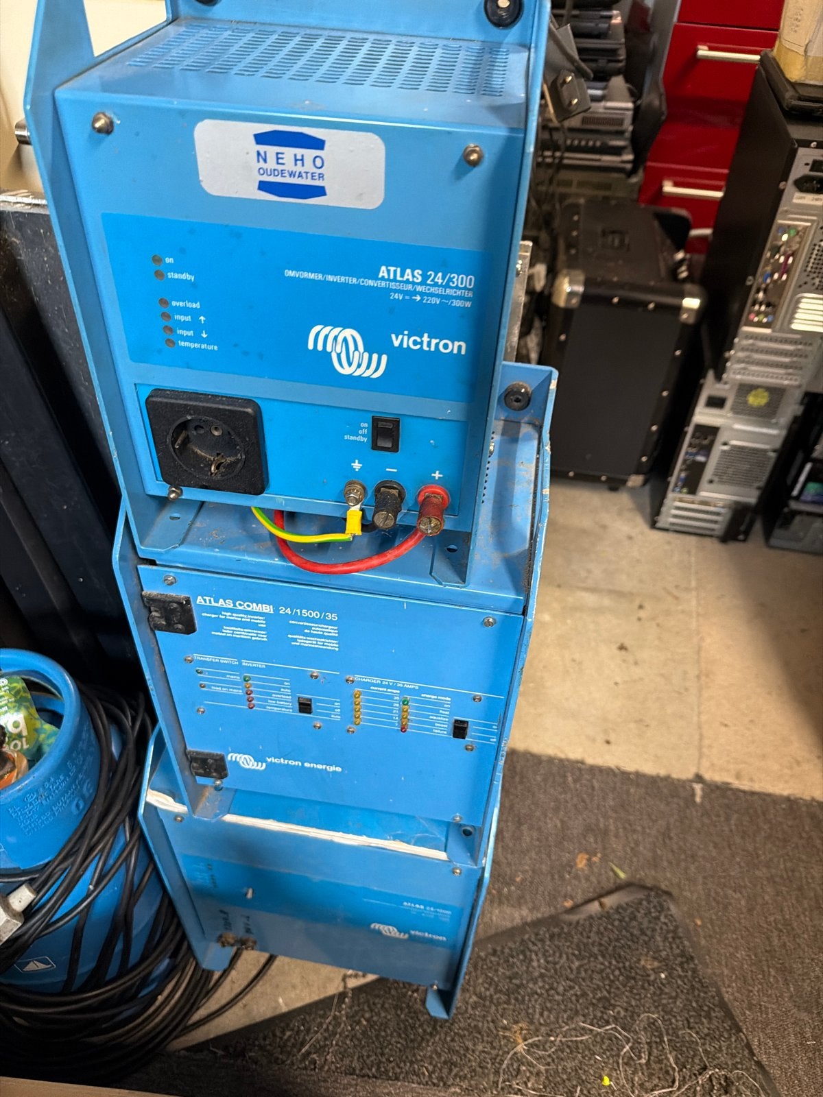 Victron Omvormers/Inverters - 3 stuks (24V, 300W, 1500W, 120, Ophalen