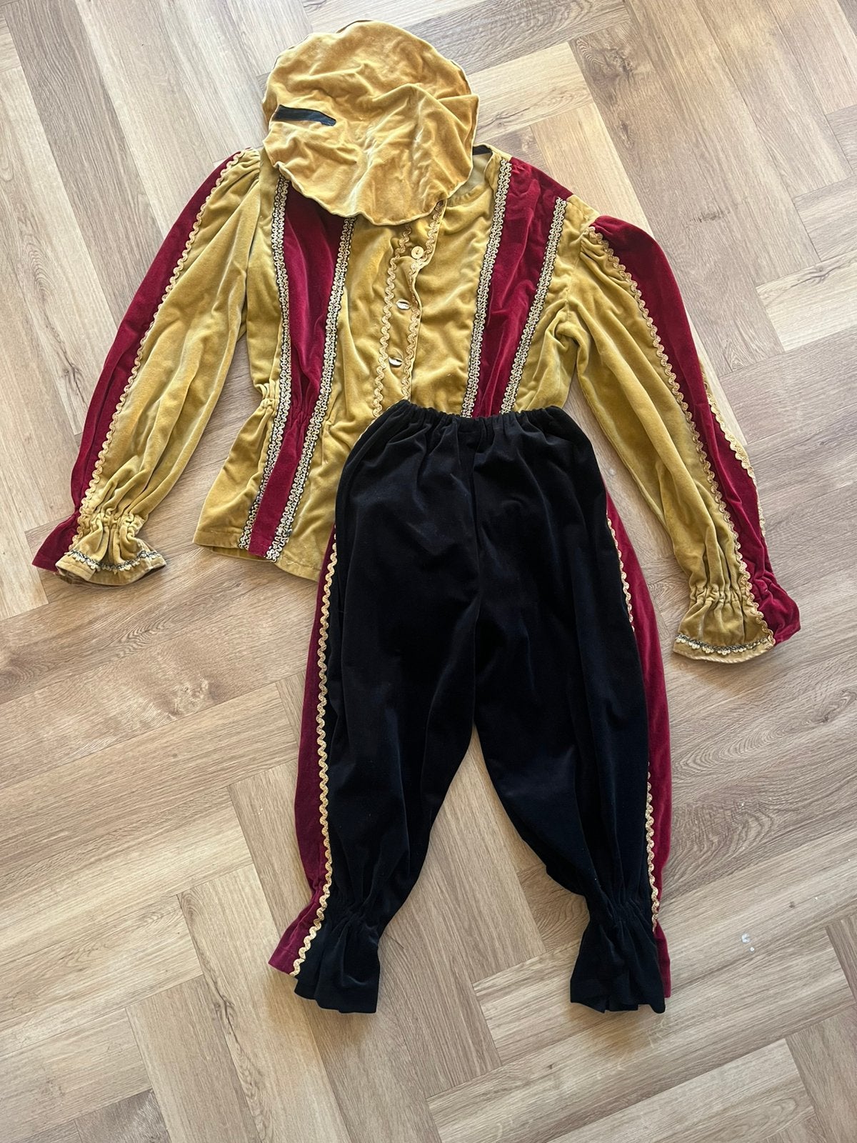 Nieuw pieten pak (bijna niet gedragen), Diversen, Sinterklaas, Ophalen of Verzenden, Zo goed als nieuw