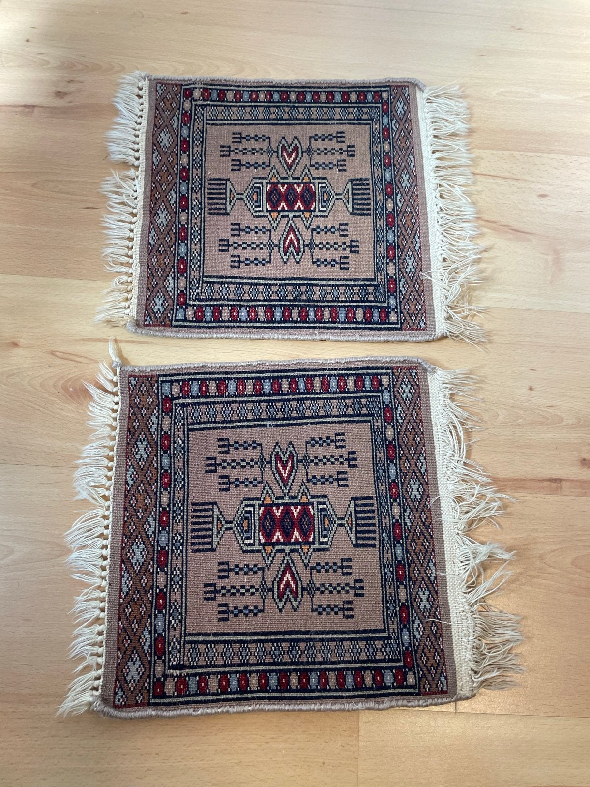 Set van 2 Vintage Perzische tafelkleedjes, Huis en Inrichting, Stoffering | Tapijten en Kleden, Ophalen, Minder dan 50 cm, Gebruikt