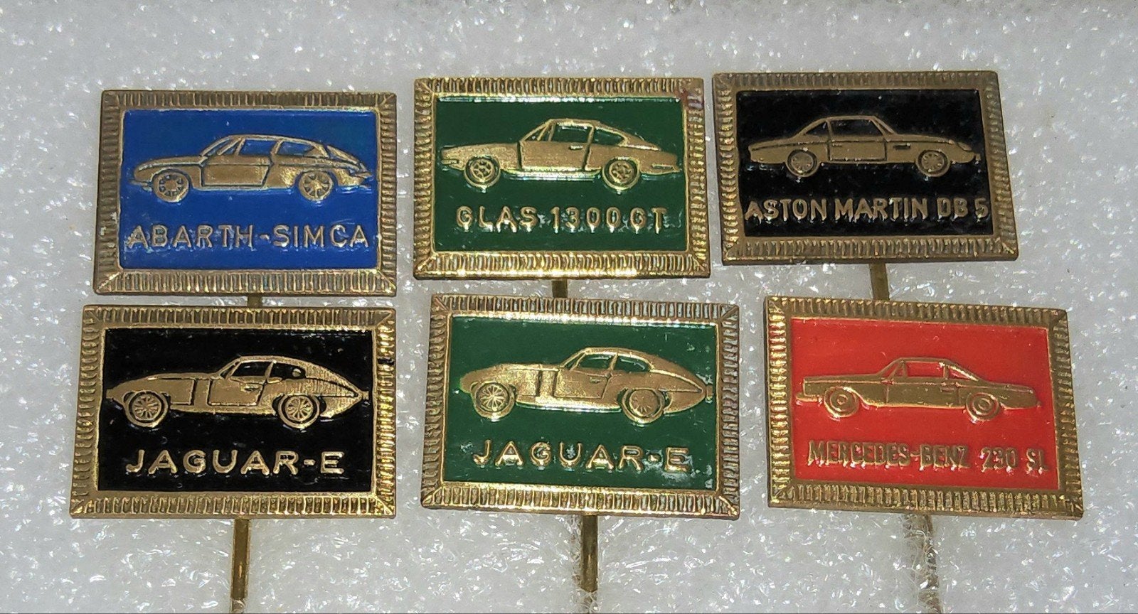 Set van 6 vintage autoschildjes / speldjes, Ophalen of Verzenden, Gebruikt, Overige onderwerpen, Speldje of Pin