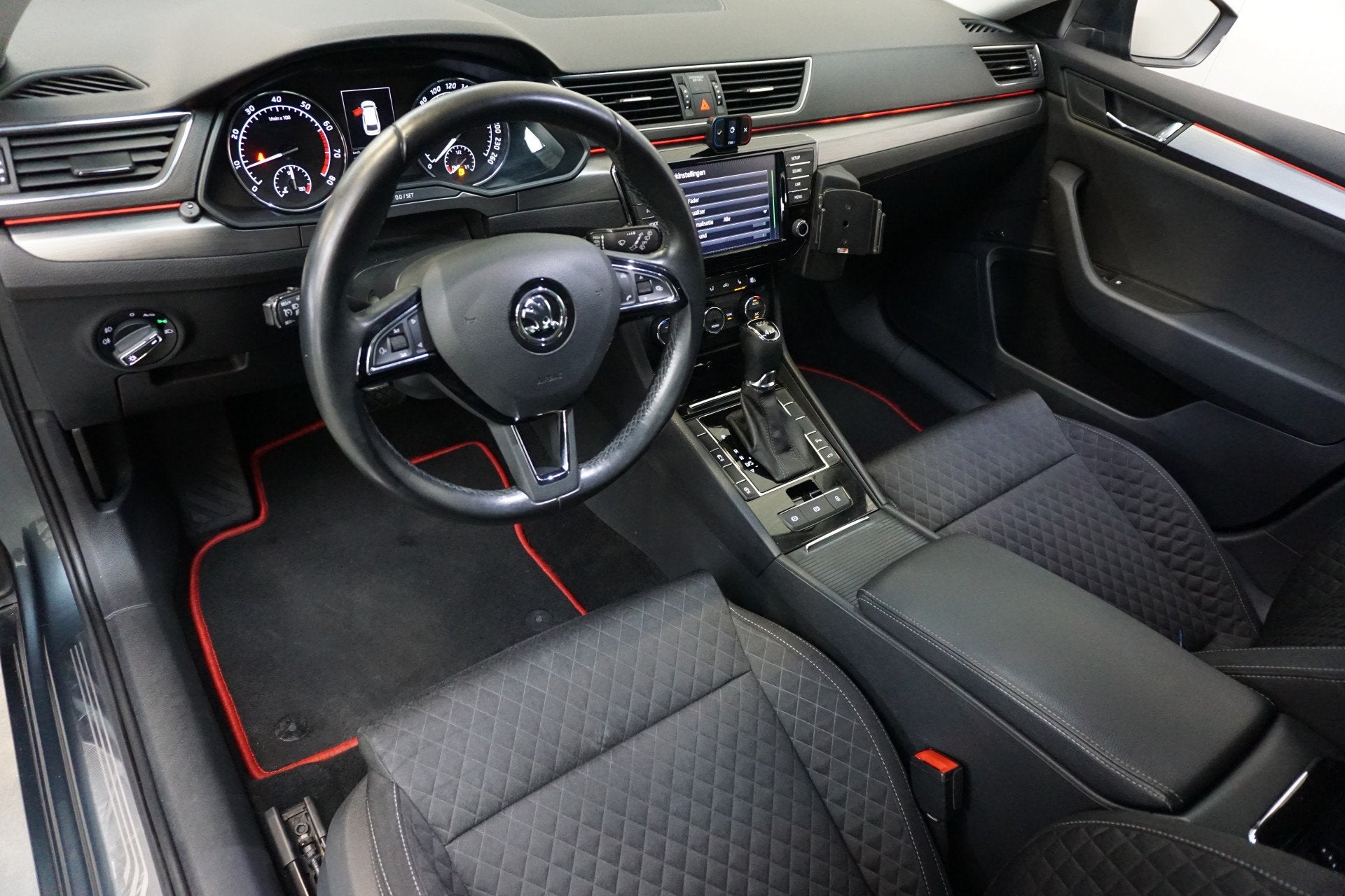 Skoda Superb Combi 2.0 TSI 4x4 Style Business 280 PK! AUTOMA, Auto's, Automaat, Dealer onderhouden, Stof, 4 cilinders