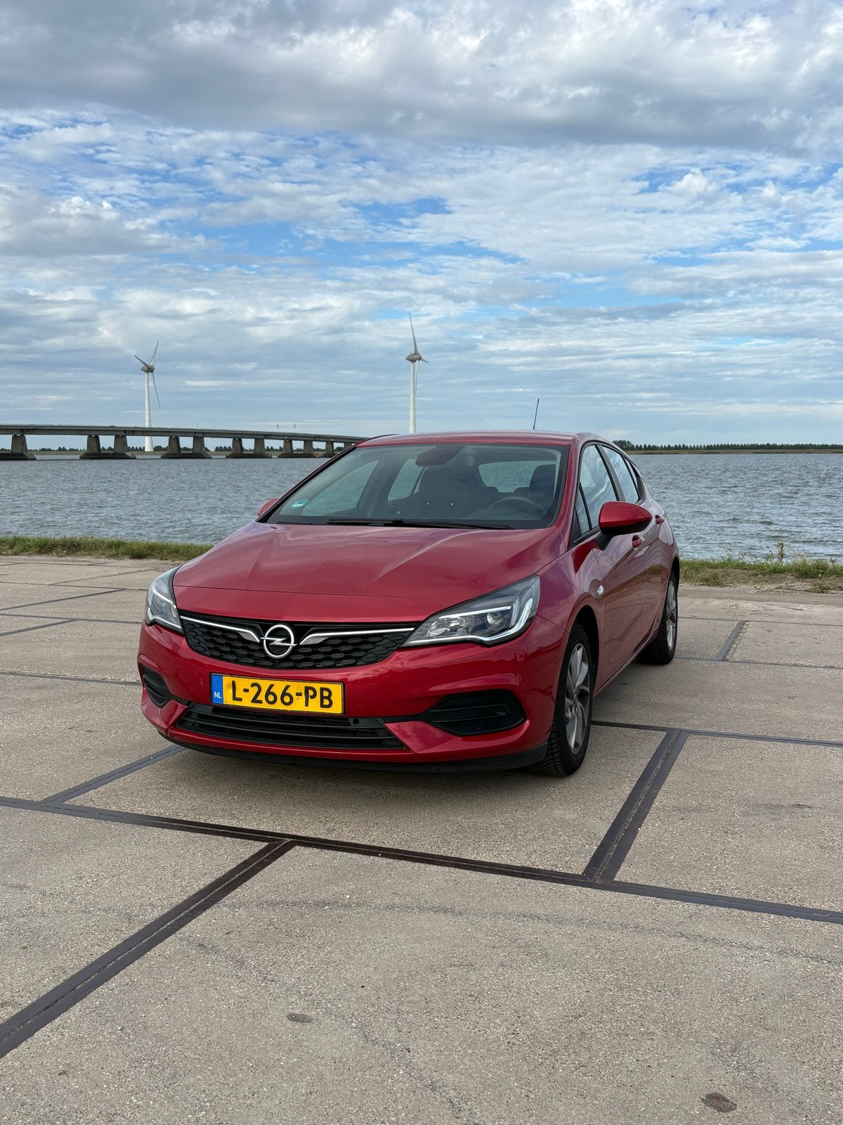 Opel Astra 1.2 Turbo 110pk Rood, Auto's, Voorwielaandrijving, Zwart, 1199 cc, 620 kg