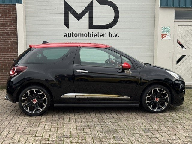 Citroen DS3 1.2 So Red - Dealer onderhouden-LED-Navi-Climate, Auto's, Dealer onderhouden, Xenon verlichting, Zwart, Origineel Nederlands