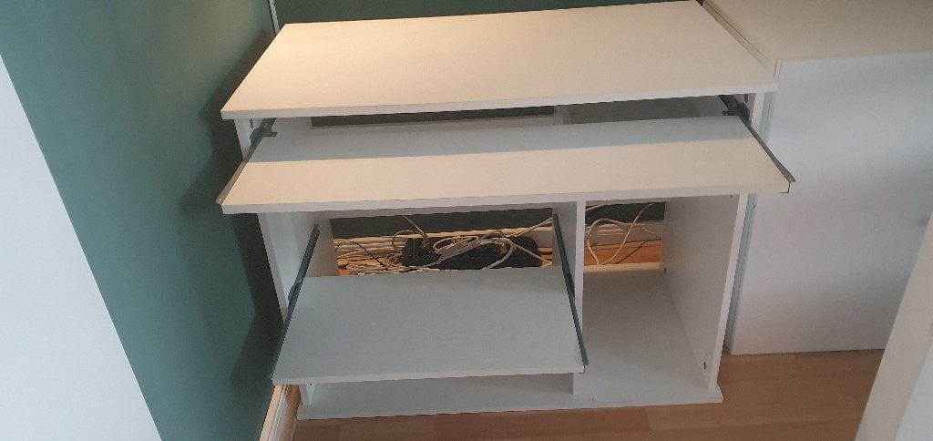 Computer tafel, Ophalen, Gebruikt, 90 cm, Spaanplaat of MDF