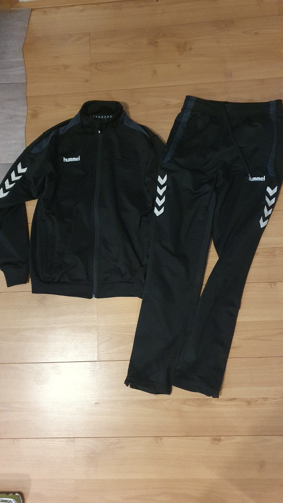 Sportjas en sportbroek Hummel mt140, Gebruikt, Sport- of Zwemkleding, Ophalen of Verzenden, Hummel