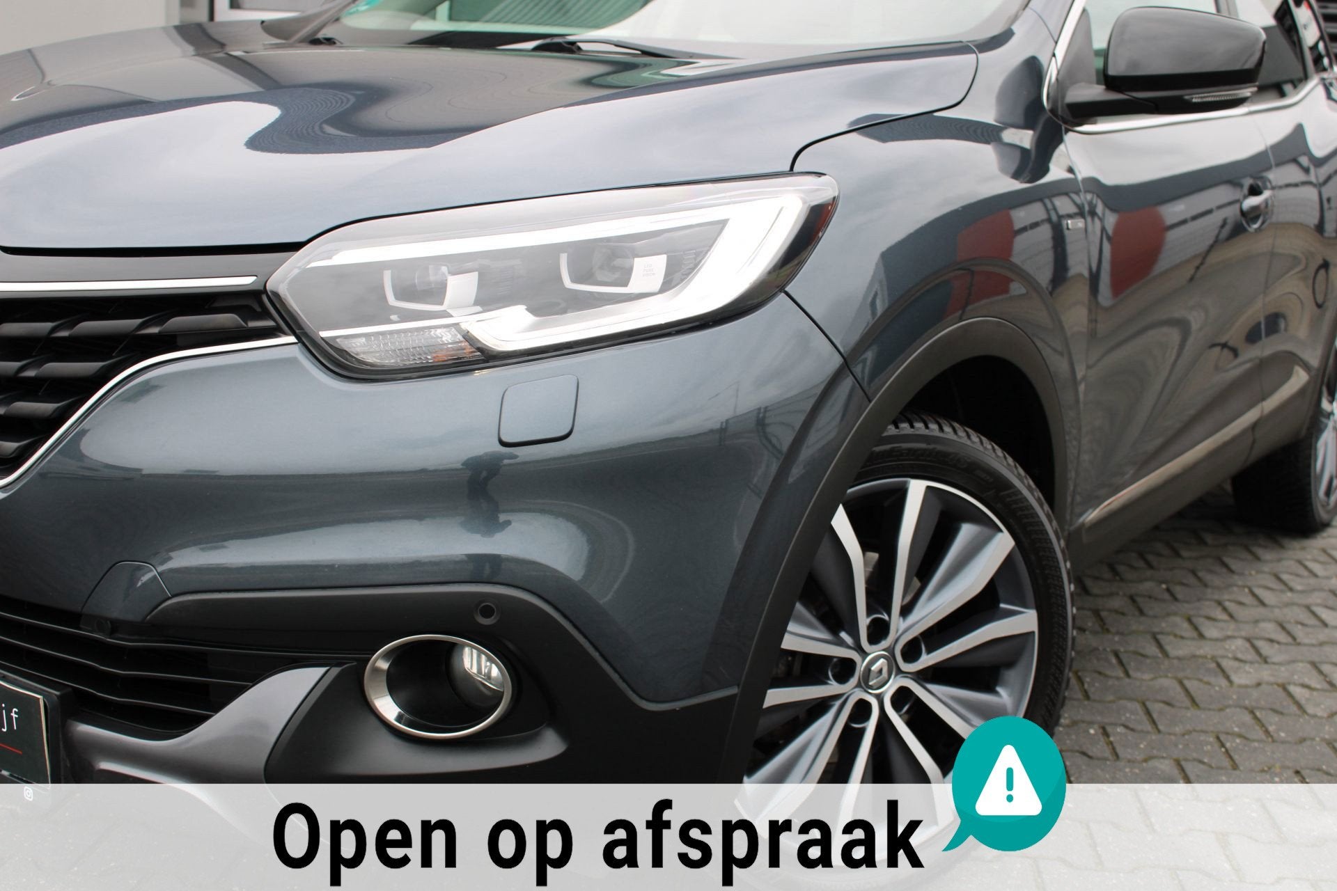 Renault Kadjar 1.2 TCe BOSE/LEDER/LED KOPLAMPEN/TREKHAAK/PDC, Auto's, Voorwielaandrijving, Kadjar, Gebruikt, 1295 kg