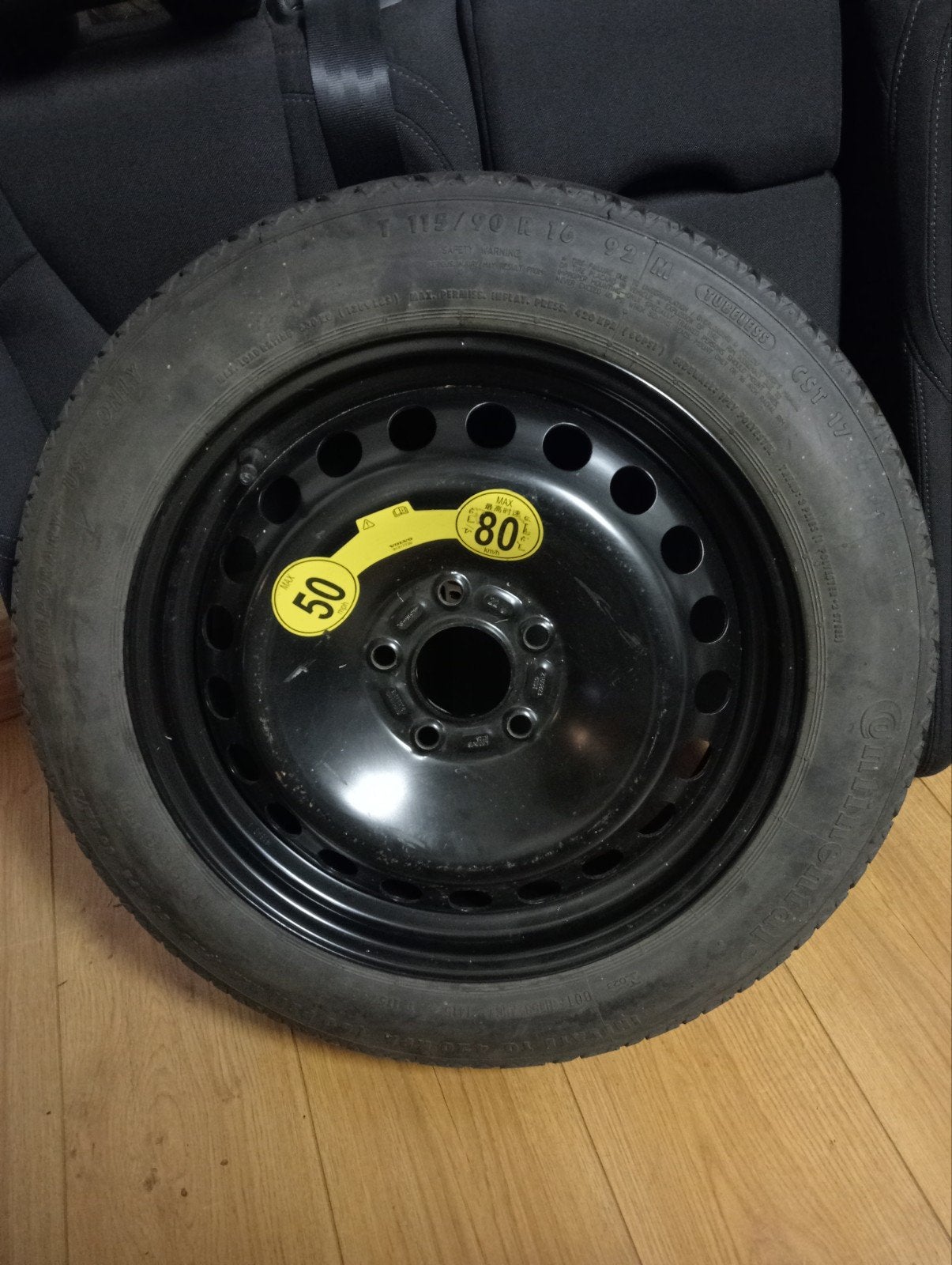 Reservewiel Volvo v 40, Ophalen