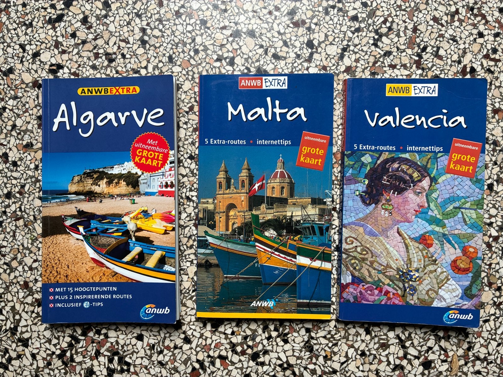 ANWB Extra Reisgidsen: Algarve, Malta, Valencia, Gelezen, Europa, Ophalen of Verzenden, Reisgids of -boek