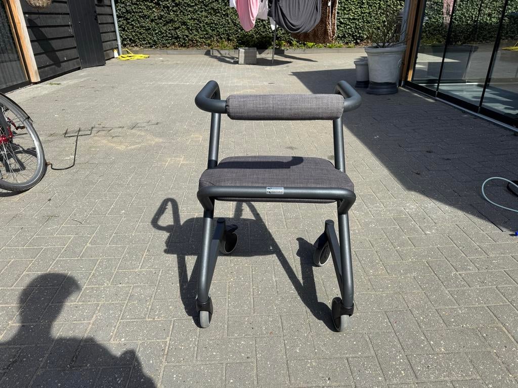 Trippelstoel /rollator, Ophalen, Lichtgewicht, Zo goed als nieuw