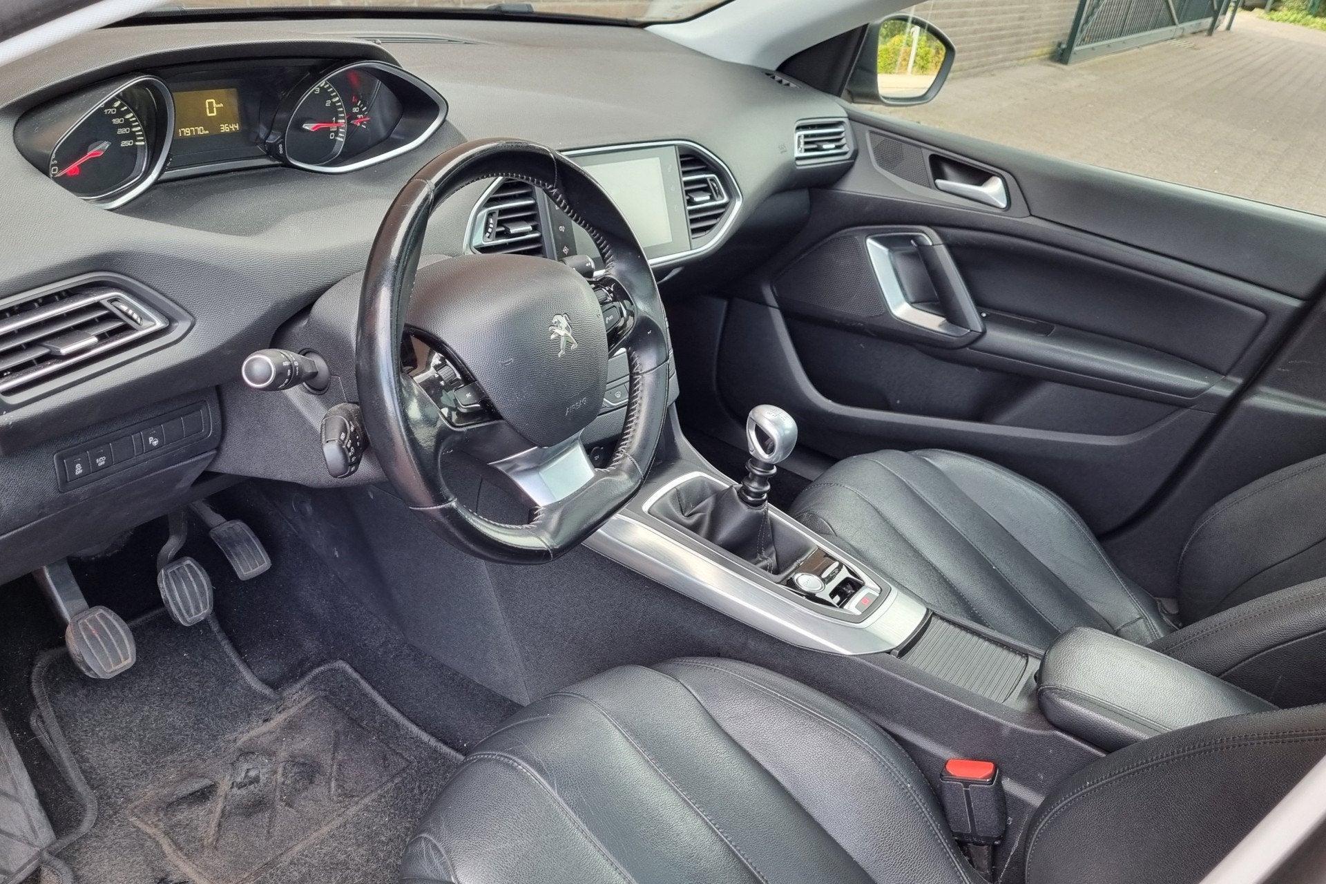 Peugeot 308 1.2 PureTech Premium, Origineel NL, Leder, Camer, Voorwielaandrijving, Gebruikt, 1199 cc, 1165 kg