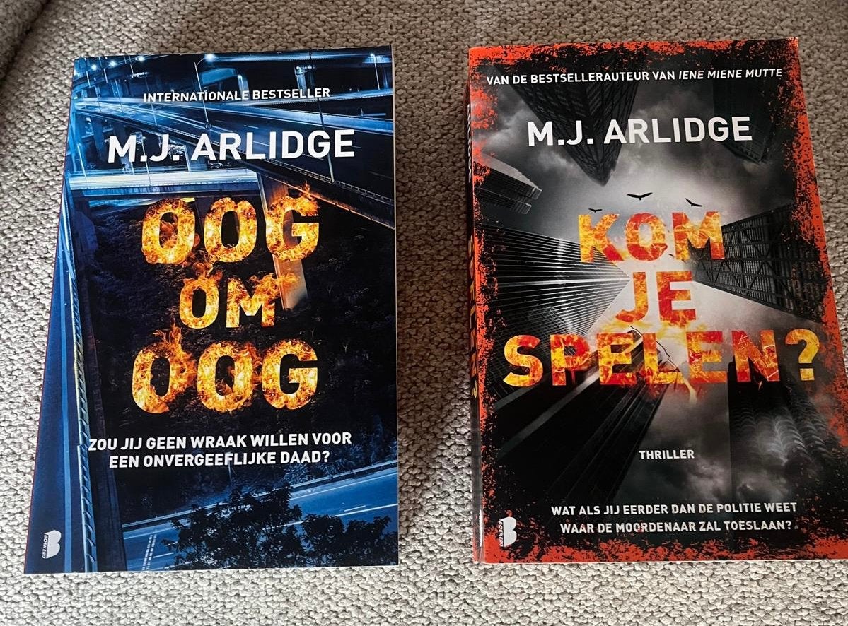 2 mooie thrillers € 10,- per stuk, Ophalen, Zo goed als nieuw