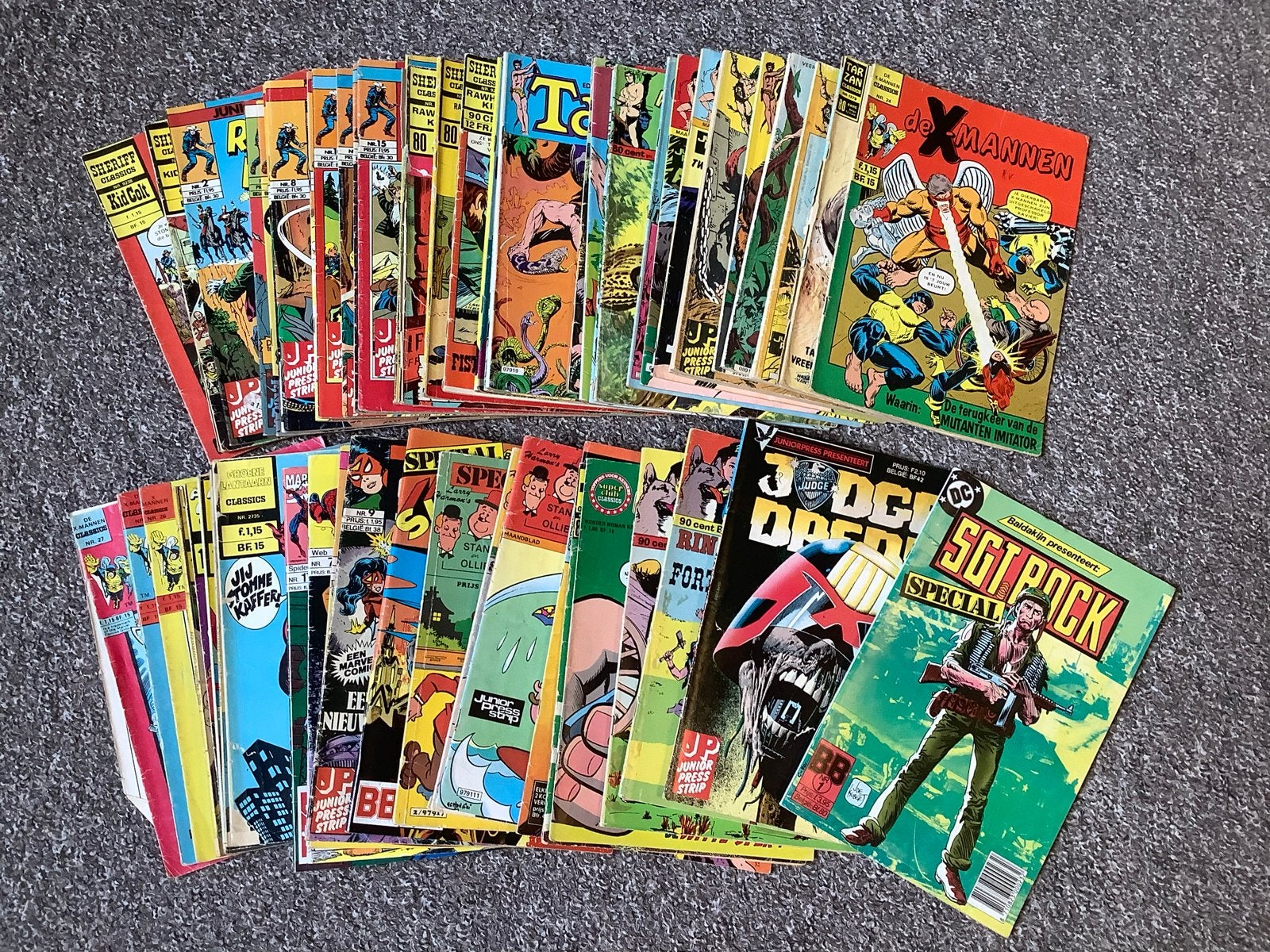 Stapel comics van alles wat door elkaar., Meerdere comics, Ophalen of Verzenden, Gelezen, Europa