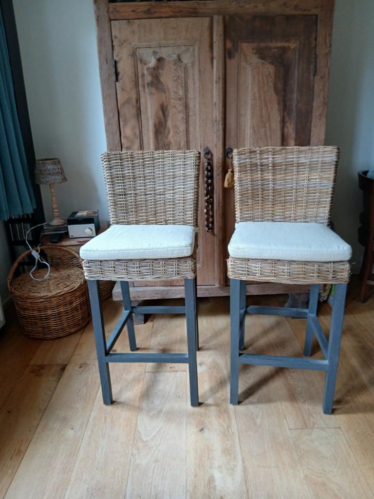 2 Rieten barkrukken, Huis en Inrichting, 2 krukken, Ophalen, 60 tot 90 cm