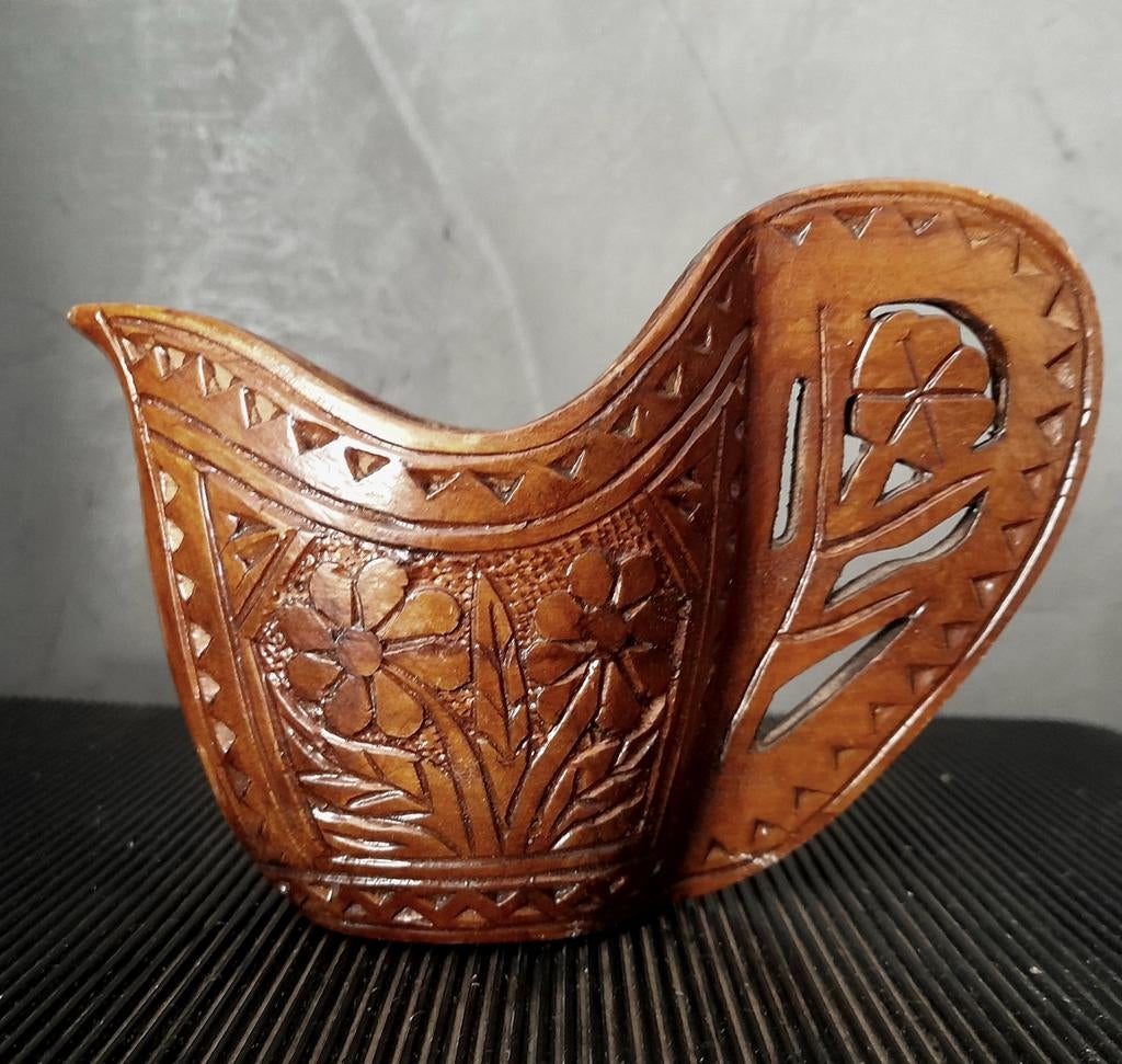 Nieuwe fraaie handgesneden teakhouten Balkan huwelijksbeker, Antiek en Kunst, Ophalen of Verzenden