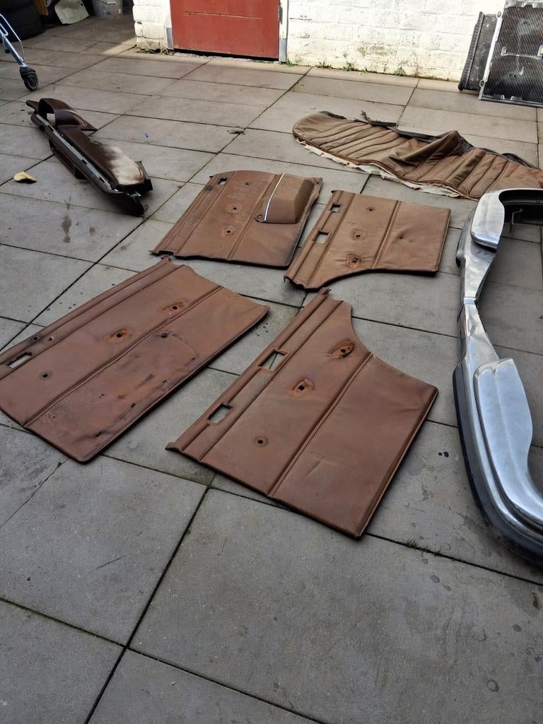 Mercedes w114 w115 zijpanelen en achterbank, Auto-onderdelen, Interieur en Bekleding, Ophalen of Verzenden