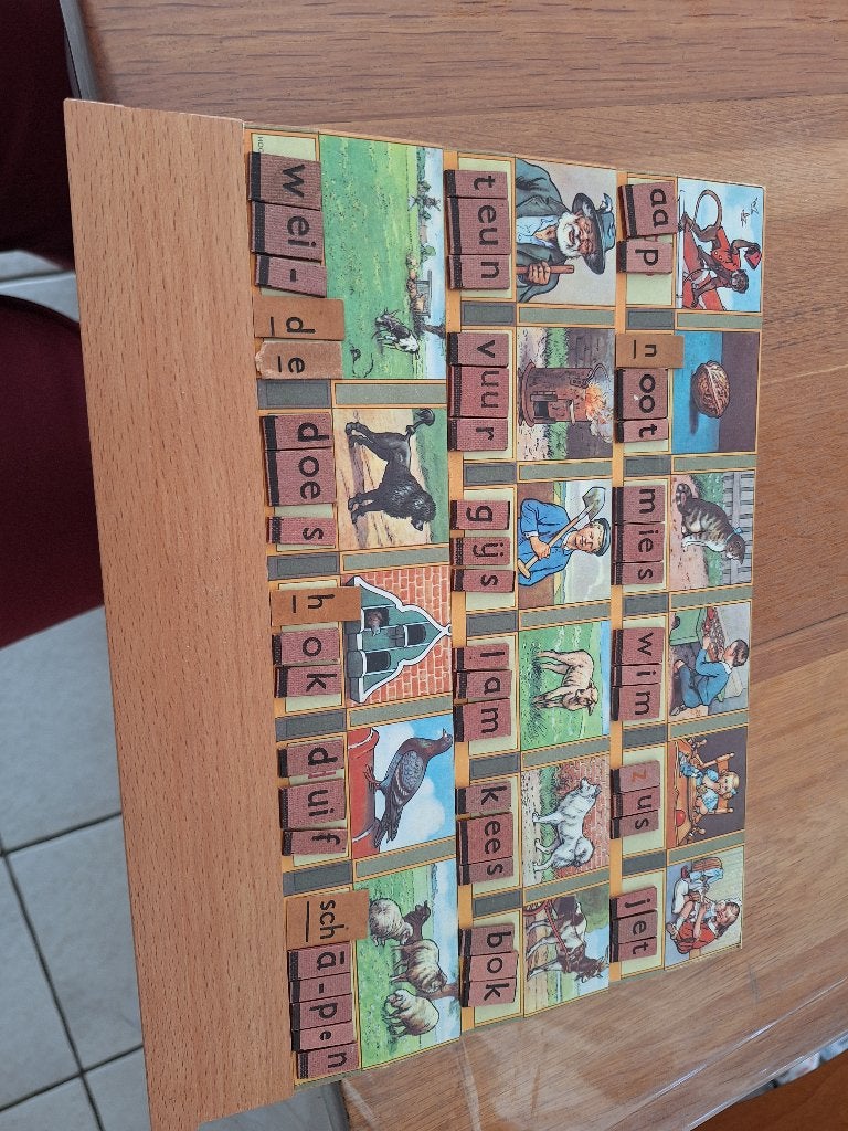 Vintage Letterlegbord met afbeeldingen en losse letters, Ophalen of Verzenden